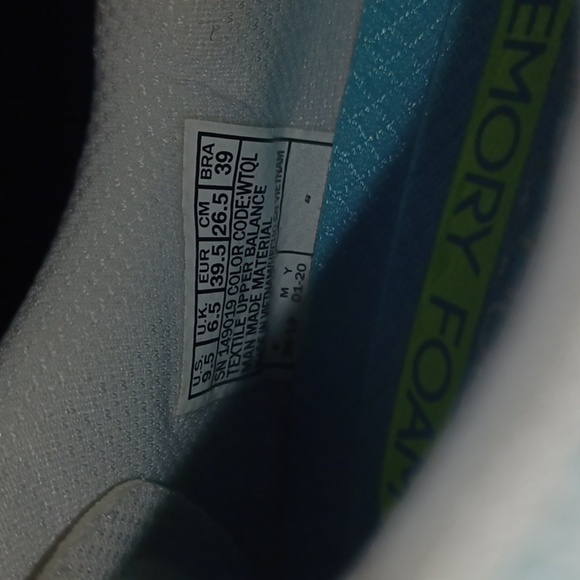 Sketchers Memory Foam Sneakers,  white & turquoise,  size 9.5 - Picture 8 of 8